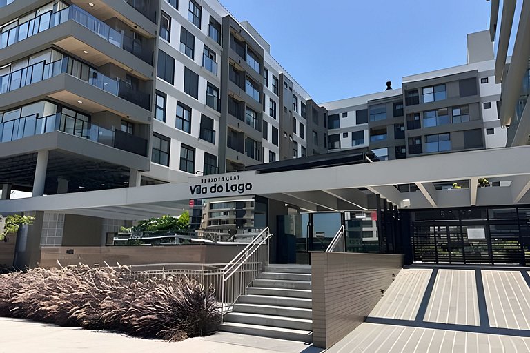 NOVO moderno e com piscina