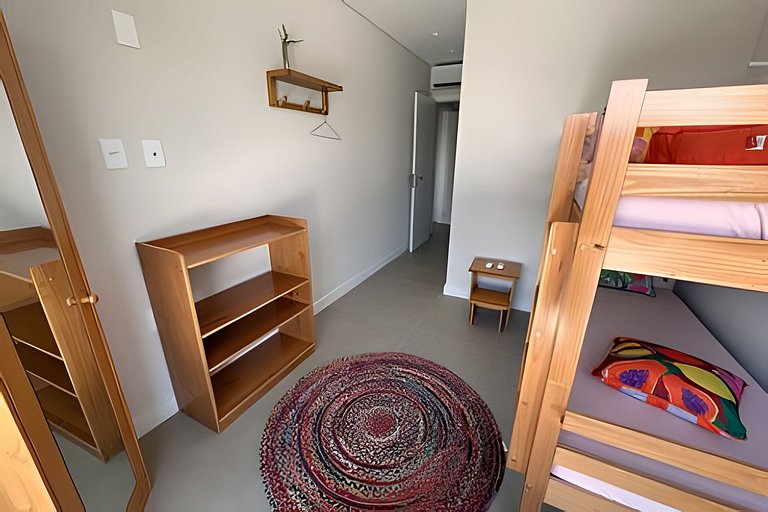 NOVO moderno e com piscina