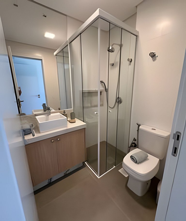 NOVO moderno e com piscina