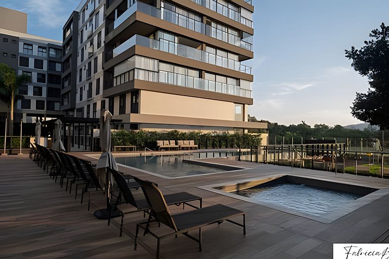 NOVO moderno e com piscina