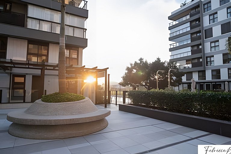 NOVO moderno e com piscina