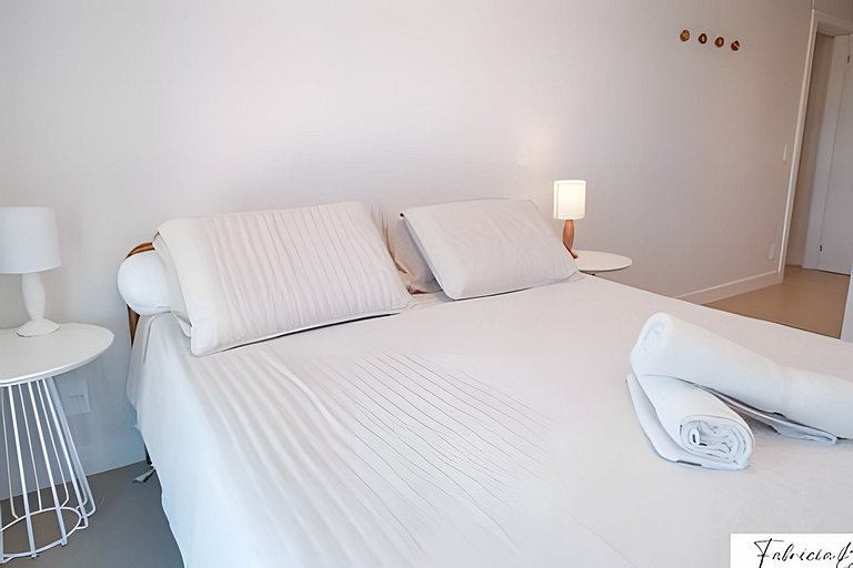 NOVO moderno e com piscina