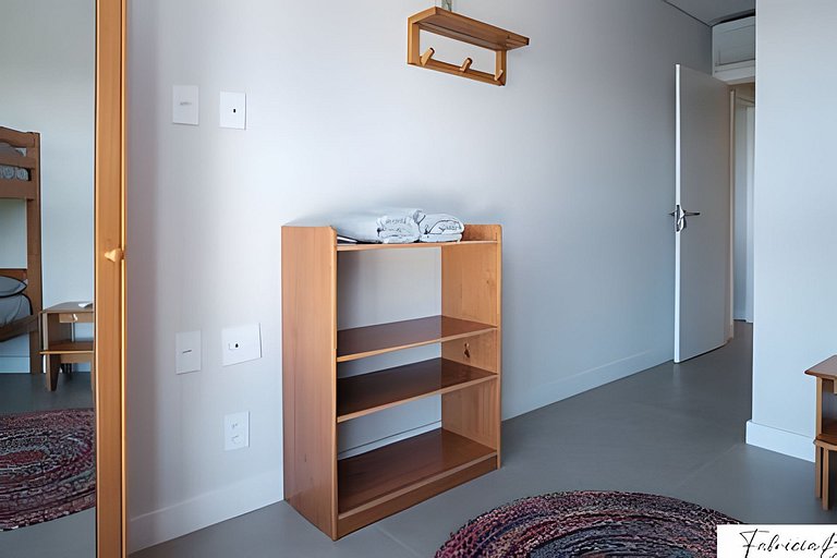 NOVO moderno e com piscina