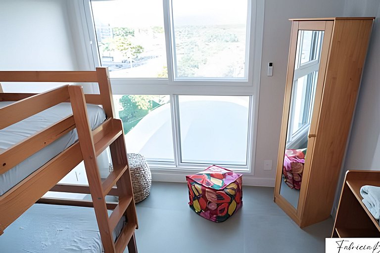 NOVO moderno e com piscina