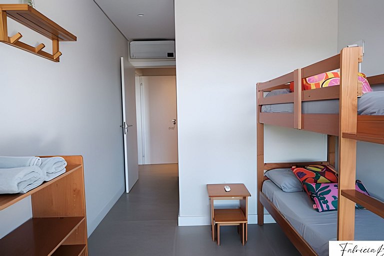 NOVO moderno e com piscina