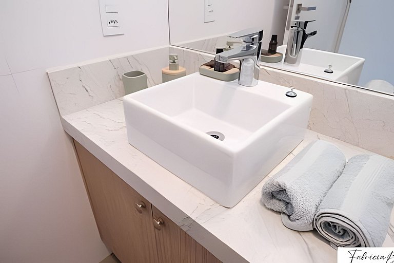 NOVO moderno e com piscina