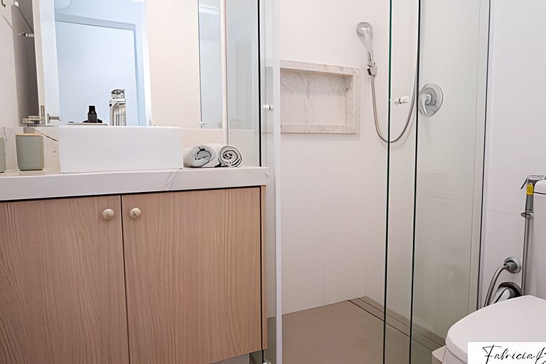 NOVO moderno e com piscina