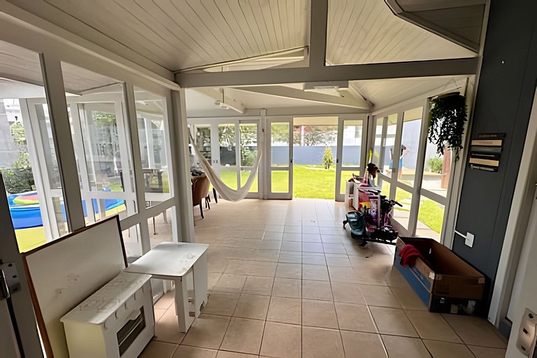 Casa Jurerê • 300m Praia • Churrasqueira