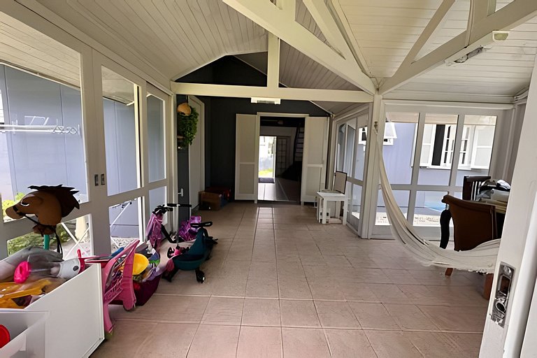 Casa Jurerê • 300m Praia • Churrasqueira