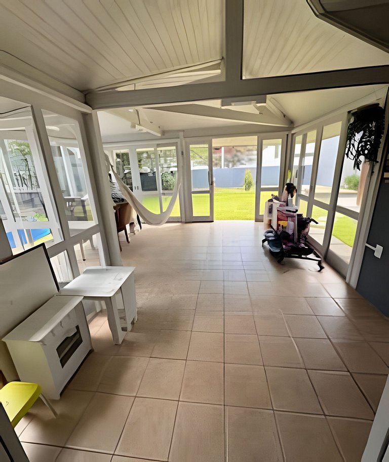 Casa Jurerê • 300m Praia • Churrasqueira