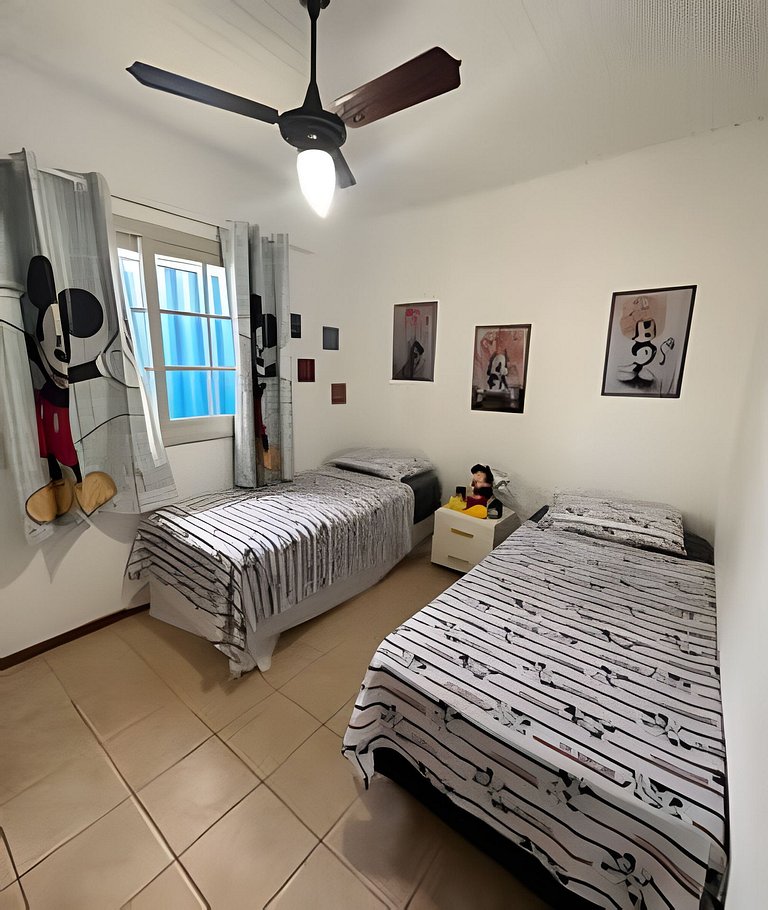 Casa Jurerê • 300m Praia • Churrasqueira