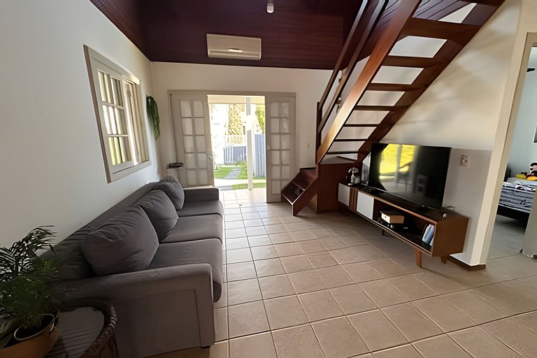 Casa Jurerê • 300m Praia • Churrasqueira