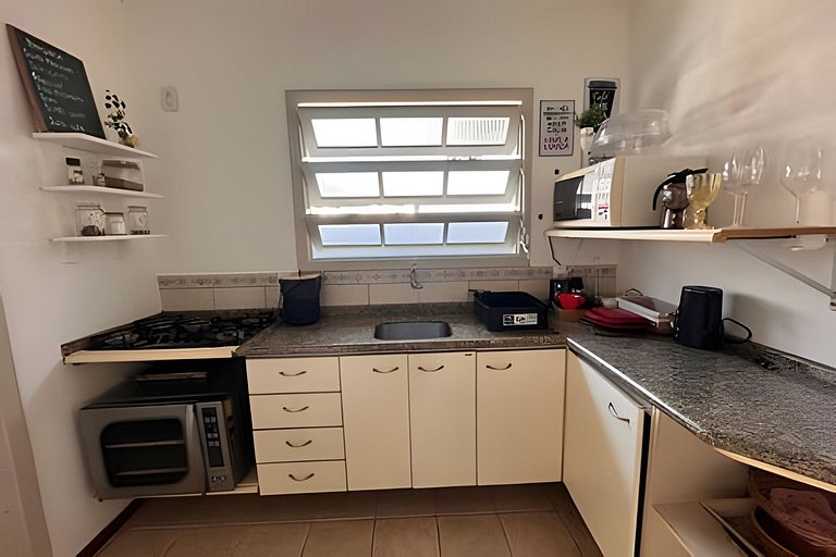 Casa Jurerê • 300m Praia • Churrasqueira