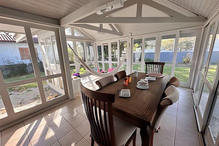 Casa Jurerê • 300m Praia • Churrasqueira