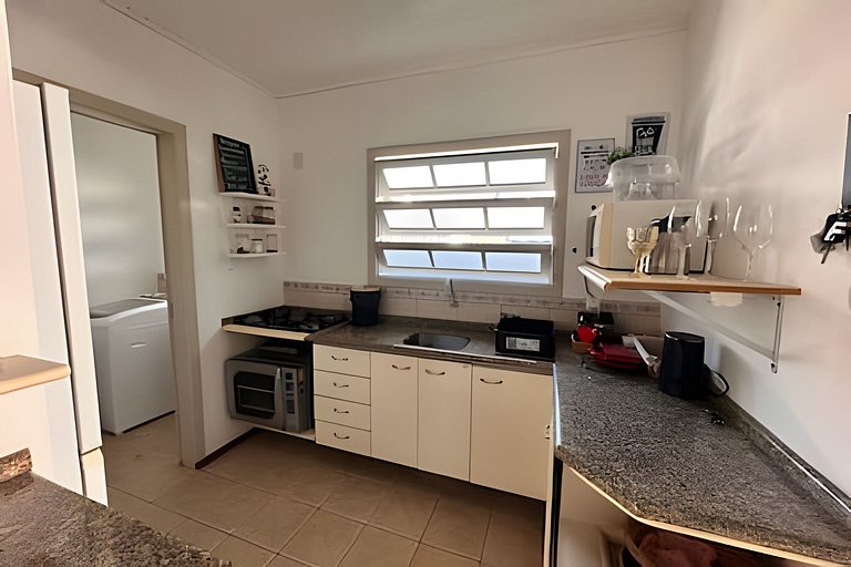 Casa Jurerê • 300m Praia • Churrasqueira