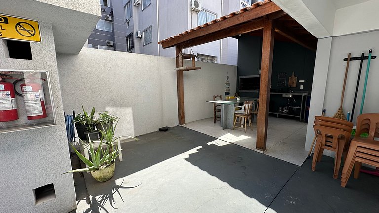 Canasvieiras *Perto mar * Churrasqueira *Garagem