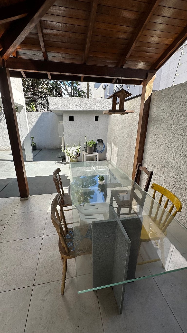 Canasvieiras *Perto mar * Churrasqueira *Garagem