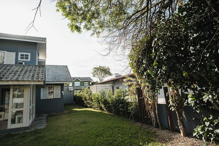 Casa Jurerê • 300m Praia • Churrasqueira