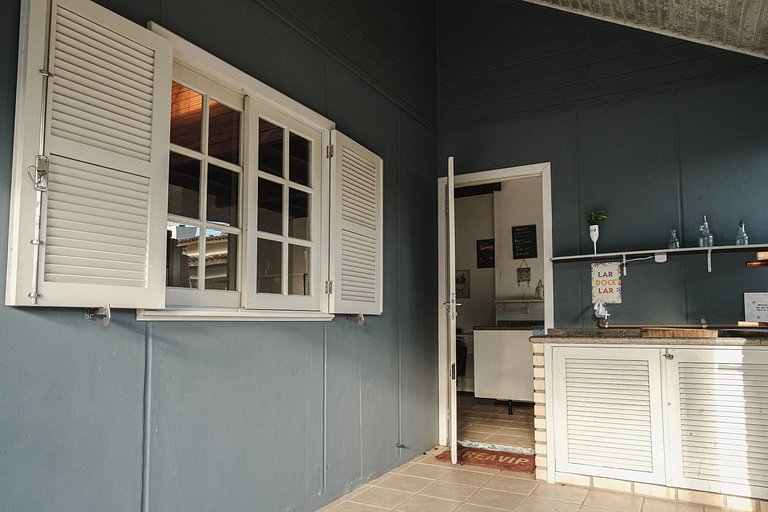 Casa Jurerê • 300m Praia • Churrasqueira