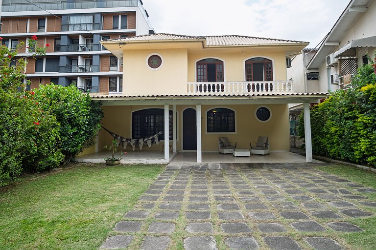 Lançamento casa Jurerê / churrasqueira / quintal