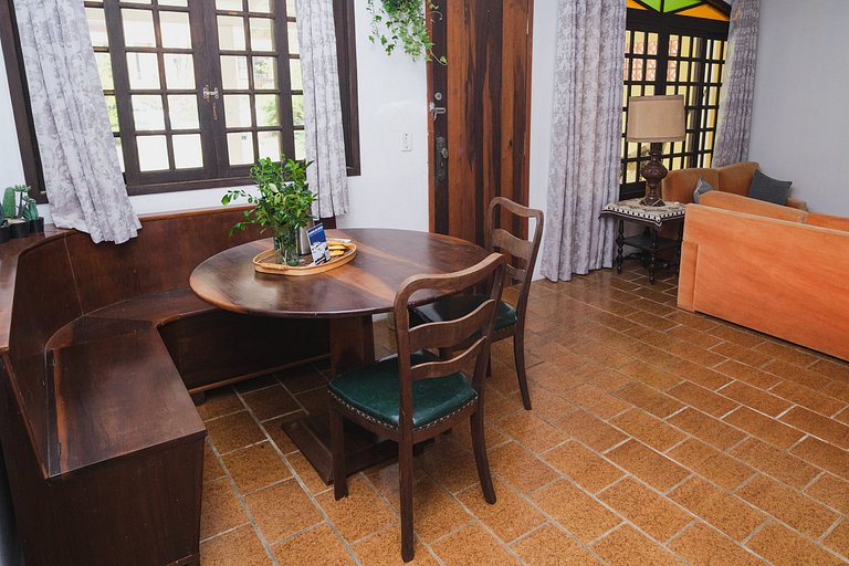 Lançamento casa Jurerê / churrasqueira / quintal