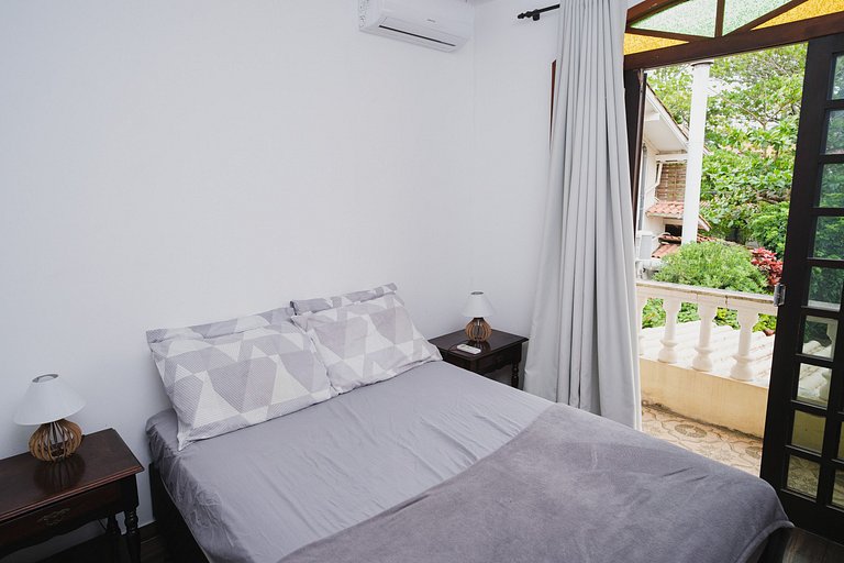 Lançamento casa Jurerê / churrasqueira / quintal