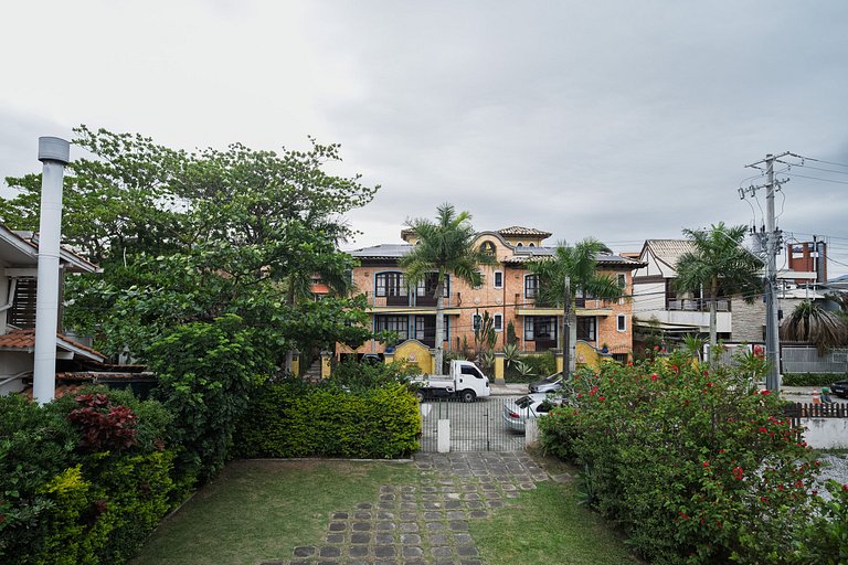 Lançamento casa Jurerê / churrasqueira / quintal