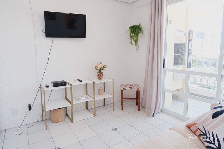 Ape 4 pessoas garagem / churrasqueira em jurerê