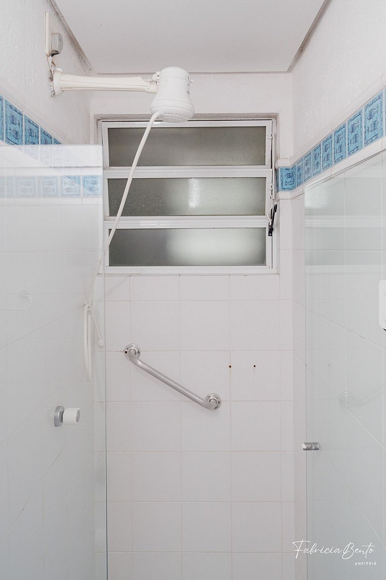 Ape 4 pessoas garagem / churrasqueira em jurerê