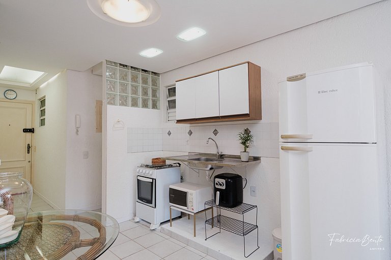 Ape 4 pessoas garagem / churrasqueira em jurerê