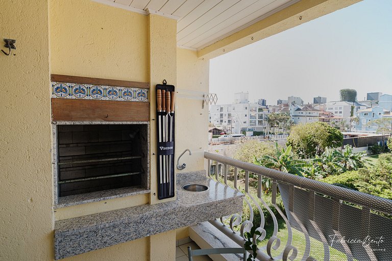 Ape 4 pessoas garagem / churrasqueira em jurerê