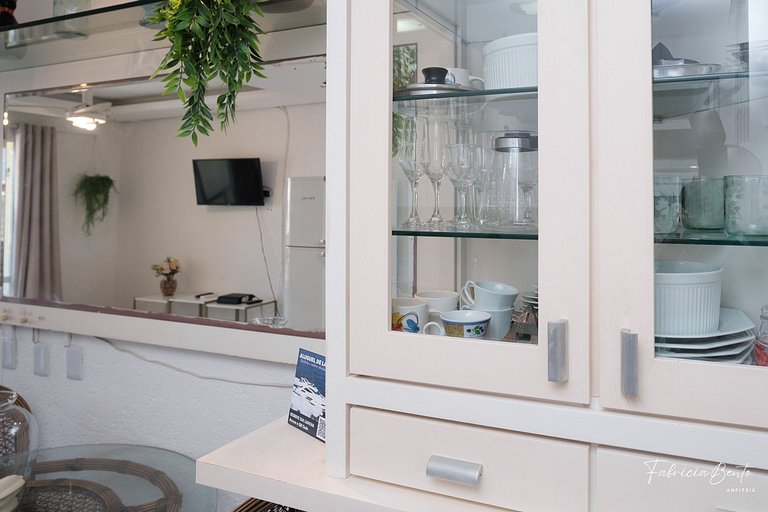 Ape 4 pessoas garagem / churrasqueira em jurerê