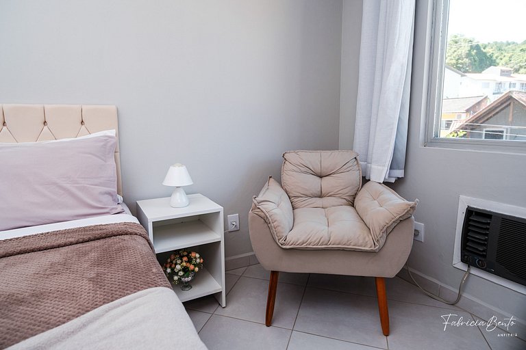 Jurere/ 2 dorm/ 4 pessoas/ próximo mar