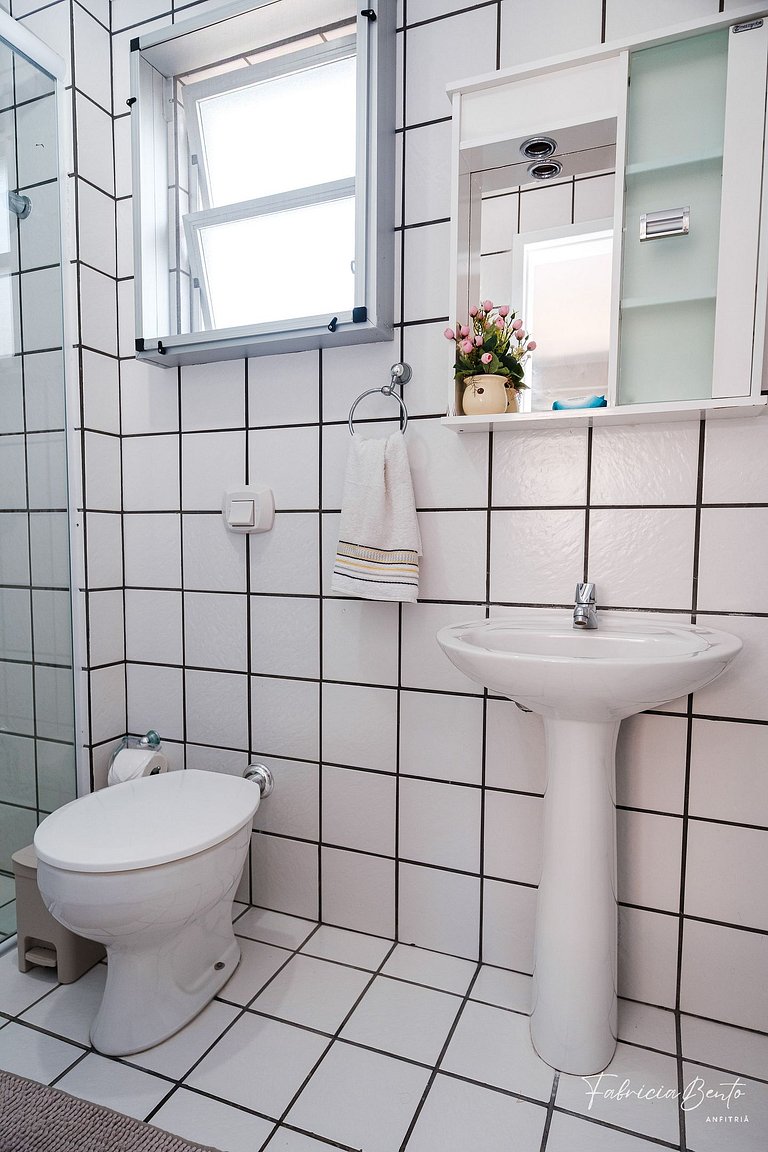 Jurere/ 2 dorm/ 4 pessoas/ próximo mar