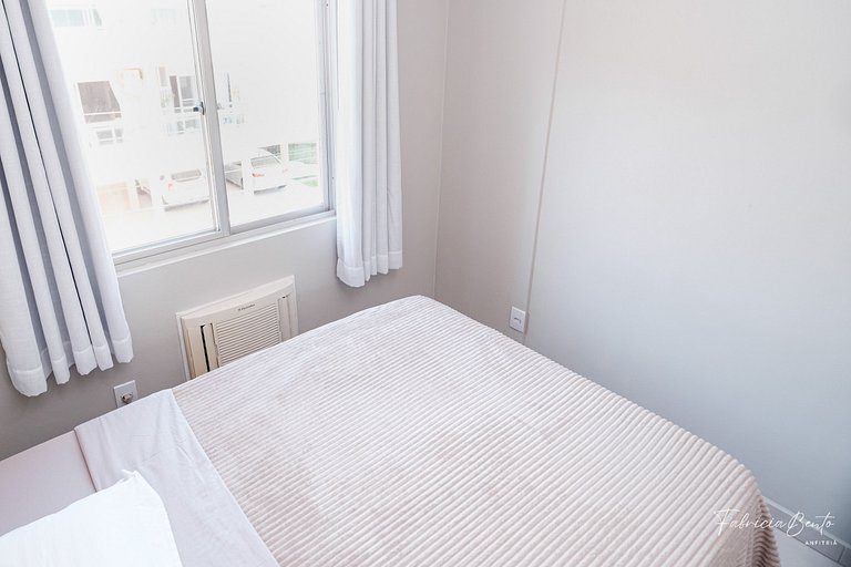 Apartamento em Jurerê • 2 dormitórios • Máquina de lavar • 3