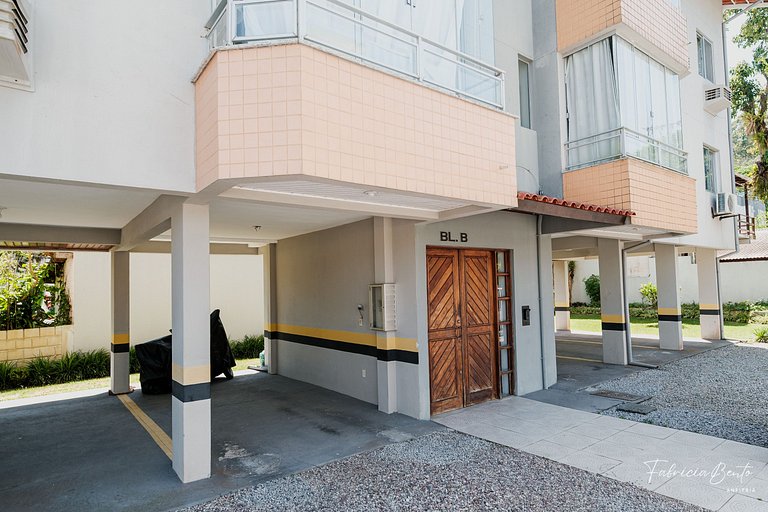 Apartamento em Jurerê • 2 dormitórios • Máquina de lavar • 3