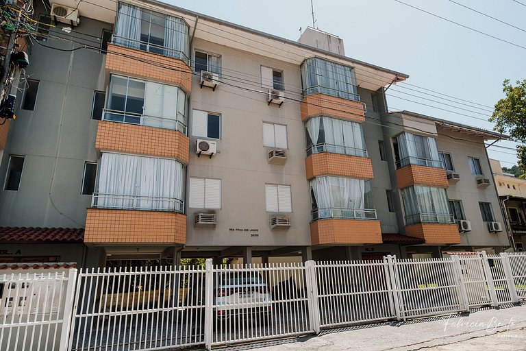 Jurere/ 2 dorm/ 4 pessoas/ próximo mar