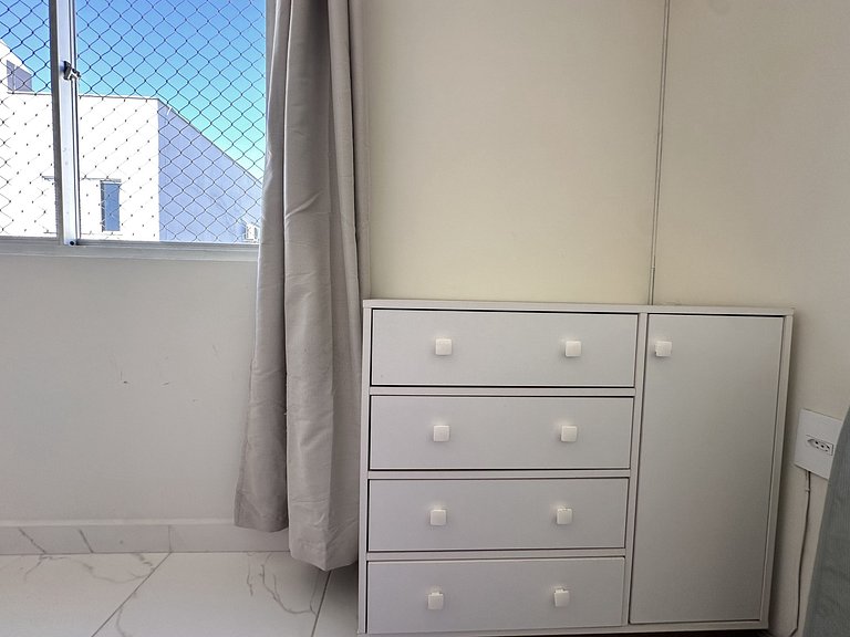 Condomínio próximo mar, balcón e Parrilla