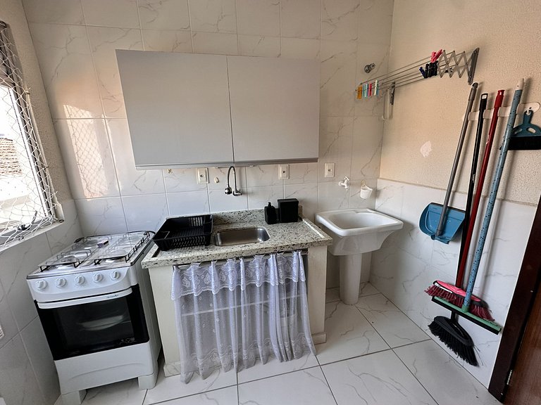 Condomínio próximo mar, balcón e Parrilla