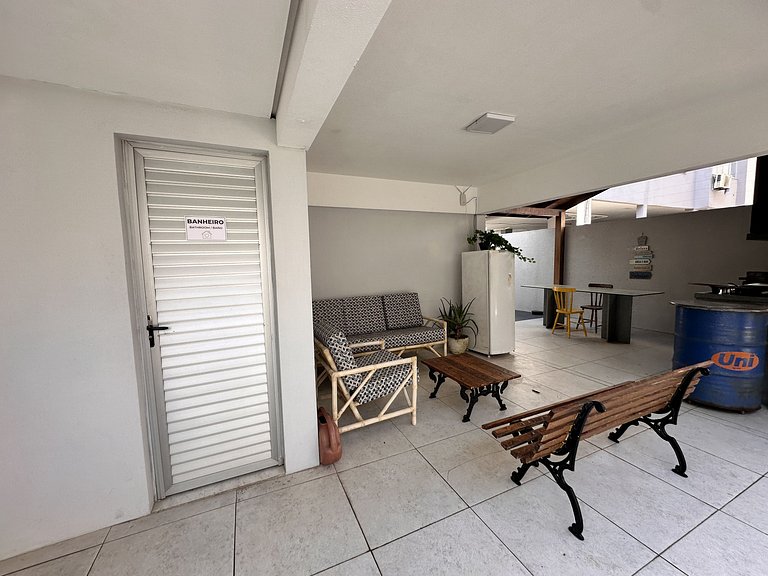 Condomínio próximo mar, balcón e Parrilla