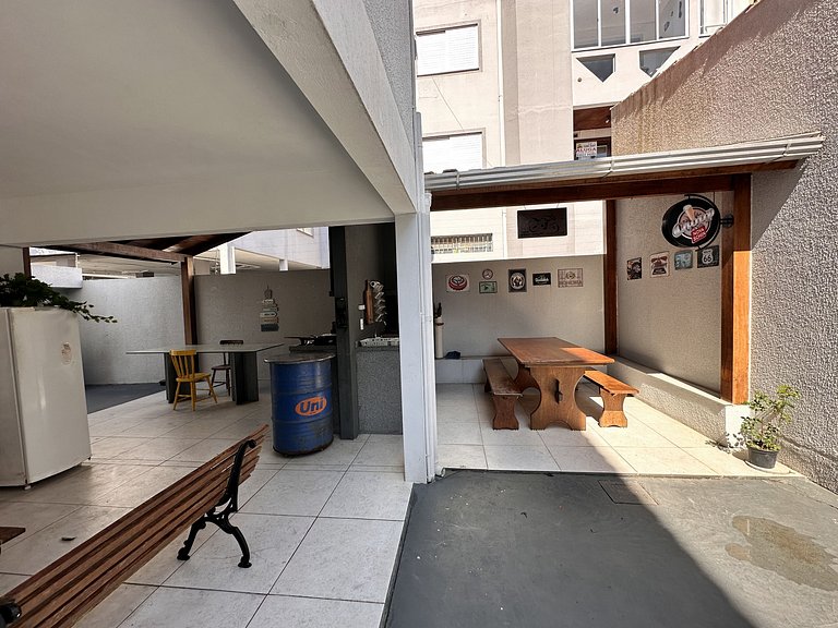 Condomínio próximo mar, balcón e Parrilla