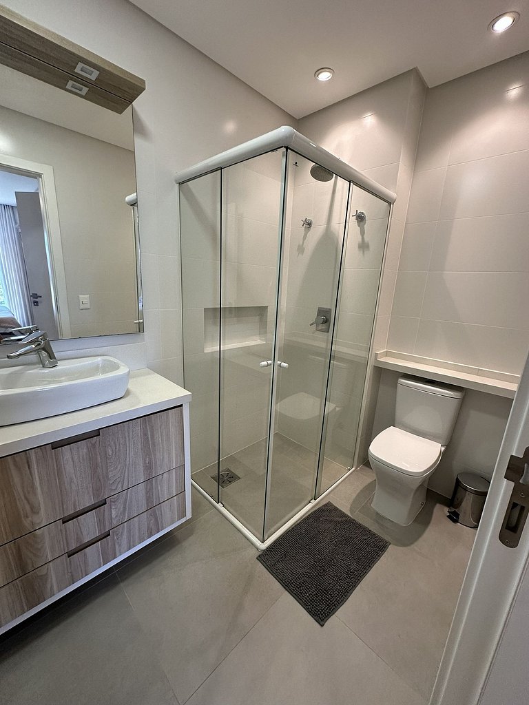 Piscina com vista incrível/ Churrasqueira/ Garagem