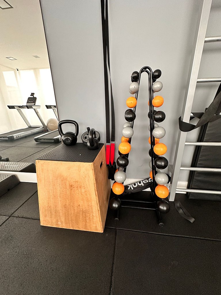 Piscina com vista incrível/ Churrasqueira/ Garagem