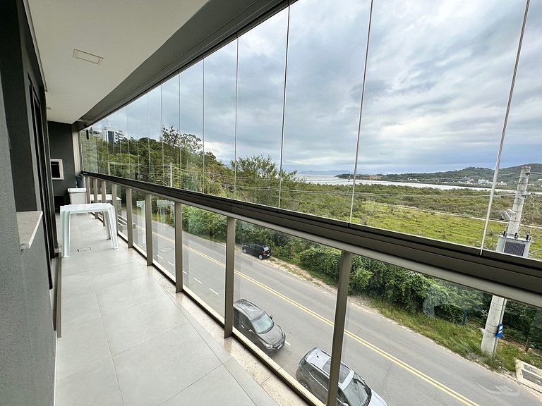 Piscina com vista incrível/ Churrasqueira/ Garagem