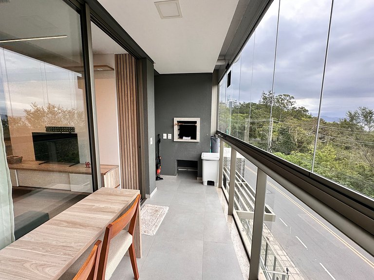 Piscina com vista incrível/ Churrasqueira/ Garagem