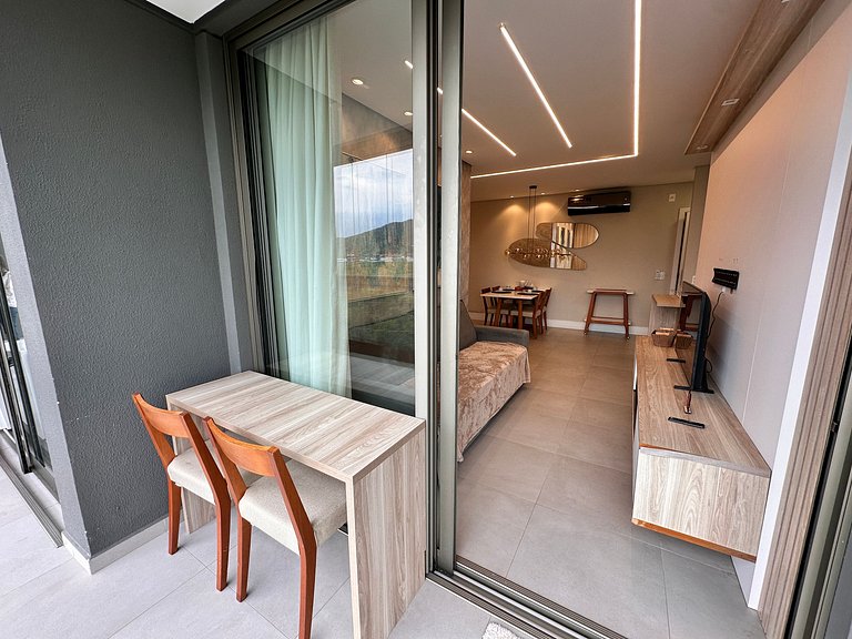 Piscina com vista incrível/ Churrasqueira/ Garagem