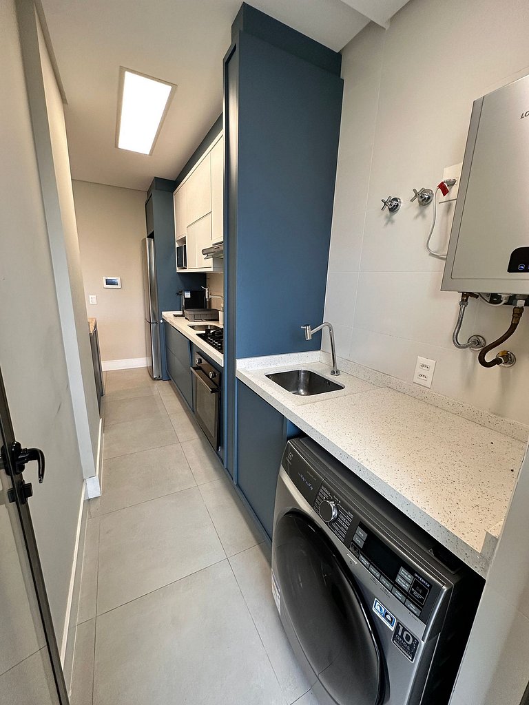 Piscina com vista incrível/ Churrasqueira/ Garagem