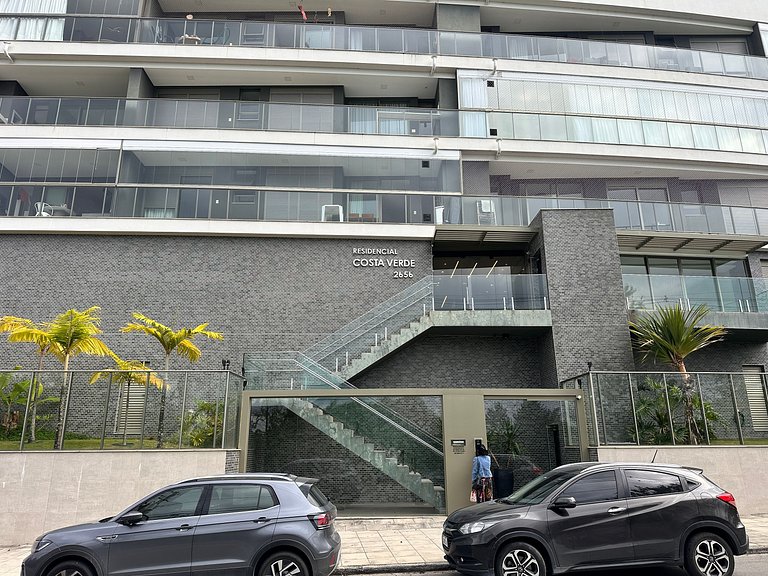 Piscina com vista incrível/ Churrasqueira/ Garagem